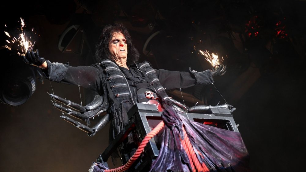 Alice Cooper announces 2026 solo tour dates this spring